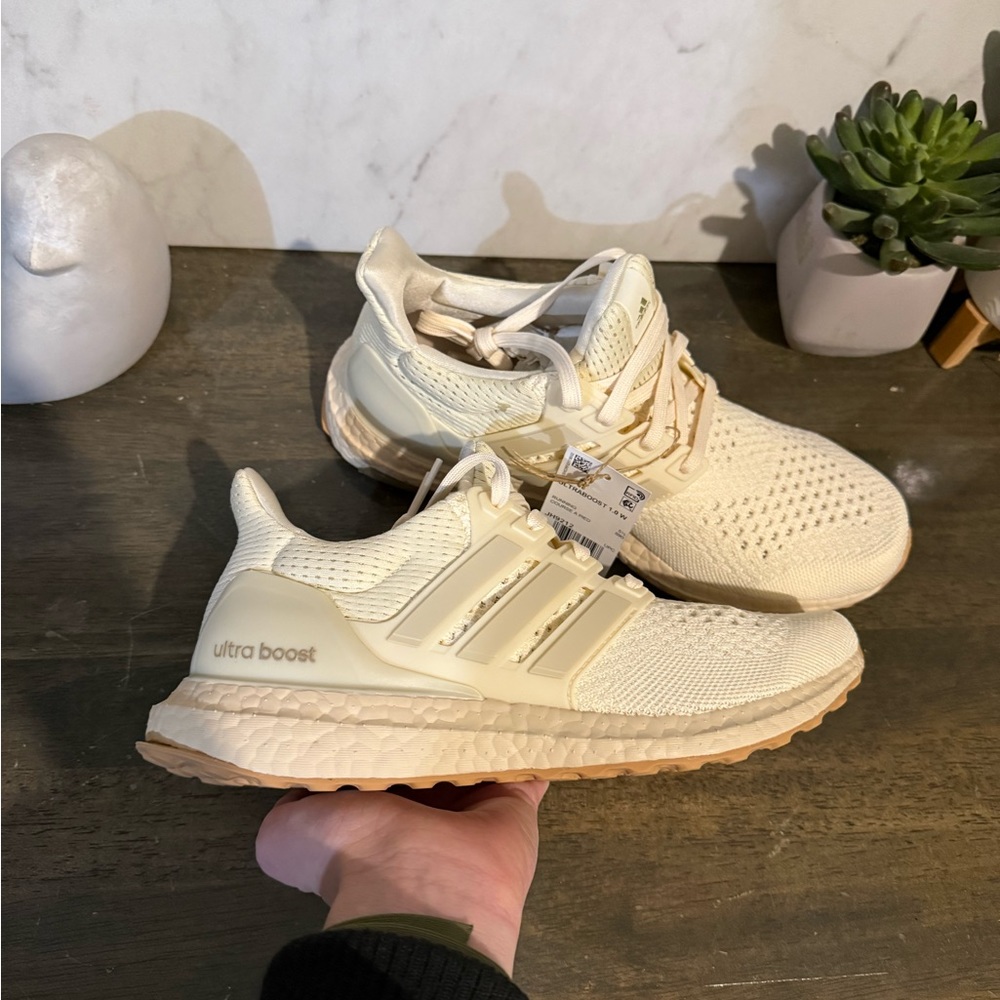 adidas UltraBOOST 1.0 DNA W Wonder White / Alumina / Cyber Metallic - Picture 9 of 10